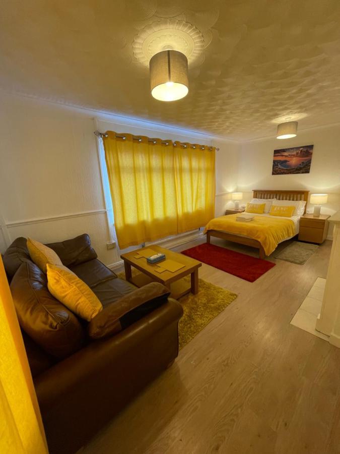 Holiday Home Cardiff City Sleeps 7 Dış mekan fotoğraf