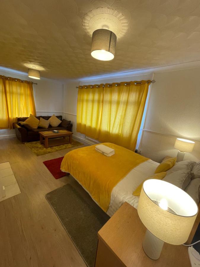 Holiday Home Cardiff City Sleeps 7 Dış mekan fotoğraf